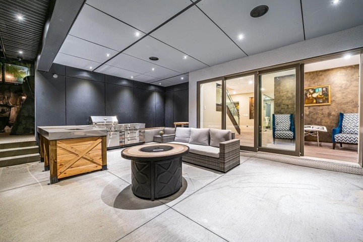 Photo 13 at 594 Craigmohr Drive, Glenmore, West Vancouver