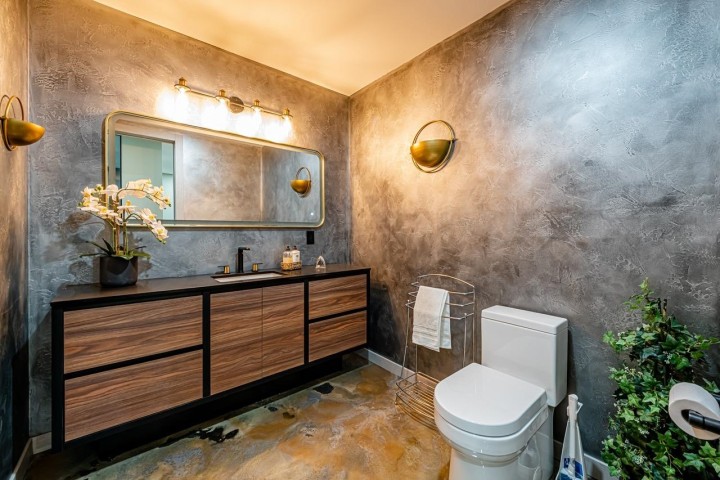 Photo 12 at 594 Craigmohr Drive, Glenmore, West Vancouver