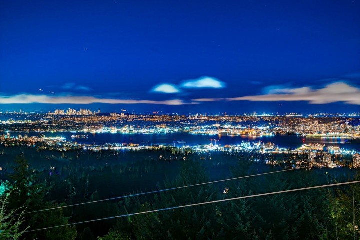 Photo 3 at 594 Craigmohr Drive, Glenmore, West Vancouver