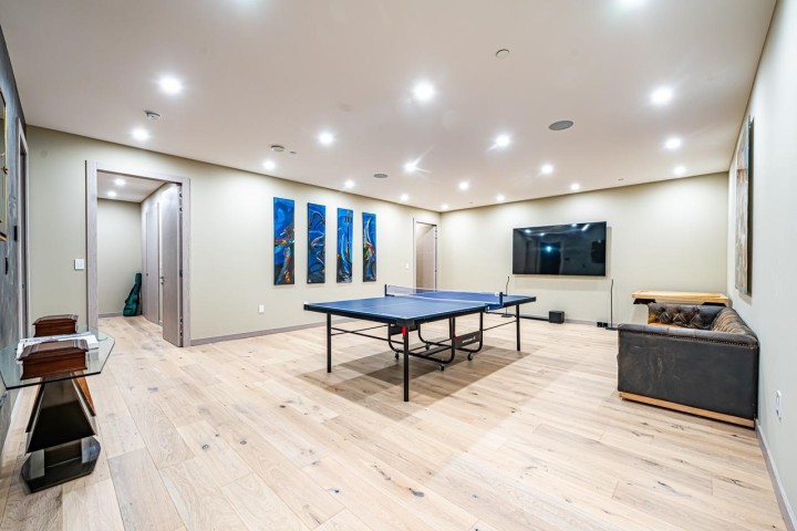 Photo 32 at 594 Craigmohr Drive, Glenmore, West Vancouver