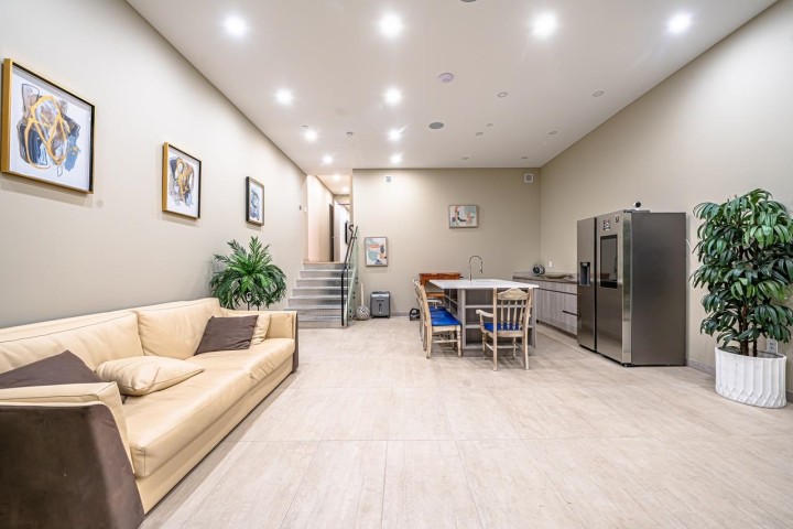 Photo 33 at 594 Craigmohr Drive, Glenmore, West Vancouver