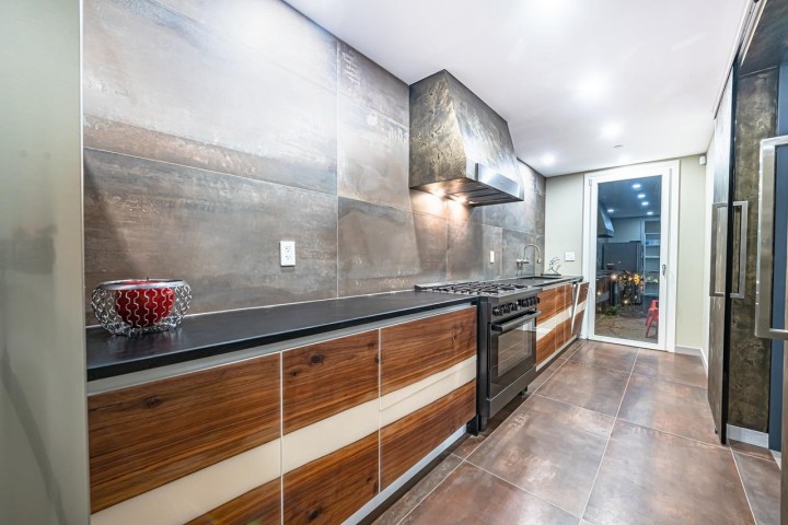 Photo 14 at 594 Craigmohr Drive, Glenmore, West Vancouver