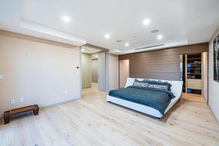 Photo 15 at 594 Craigmohr Drive, Glenmore, West Vancouver