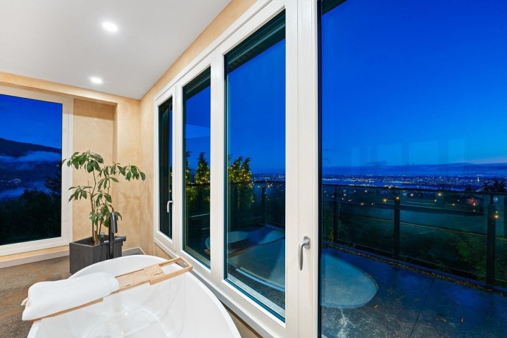 Photo 19 at 594 Craigmohr Drive, Glenmore, West Vancouver