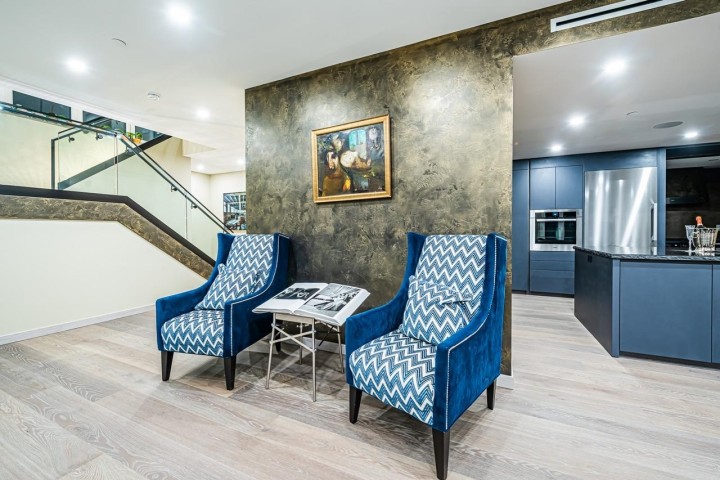 Photo 4 at 594 Craigmohr Drive, Glenmore, West Vancouver