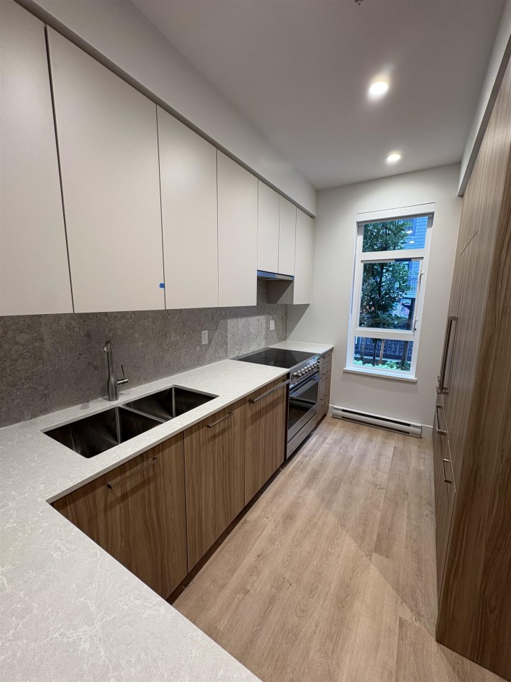 Photo 7 at 105 - 2304 Emery Court, Lynn Valley, North Vancouver