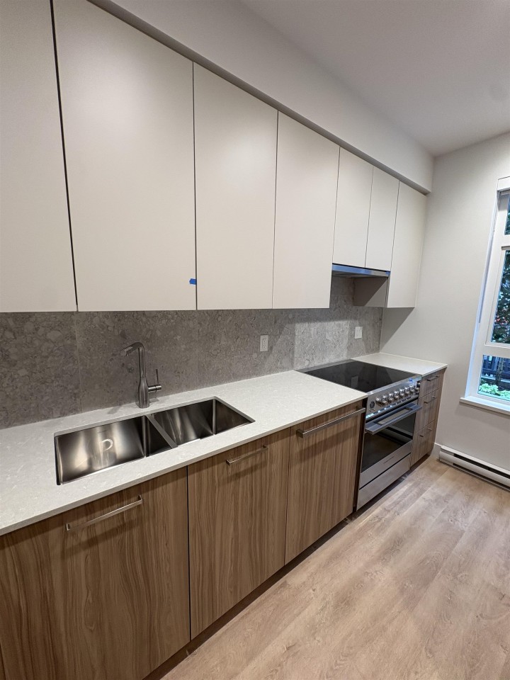 Photo 8 at 105 - 2304 Emery Court, Lynn Valley, North Vancouver