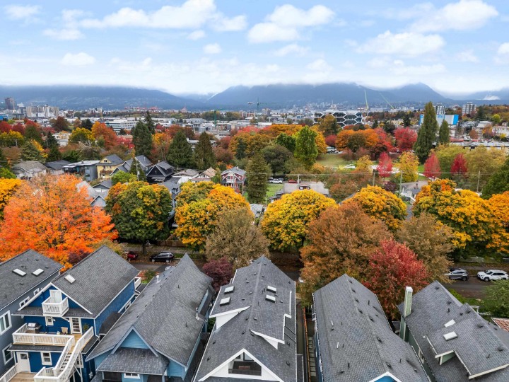 Photo 4 at 1 - 1166 E 11th Avenue, Mount Pleasant VE, Vancouver East