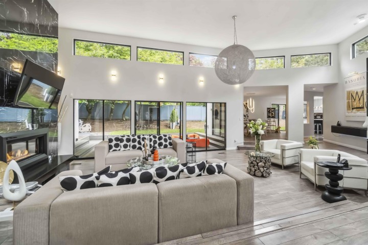 Photo 4 at 4133 Tytahun Crescent, University VW, Vancouver West