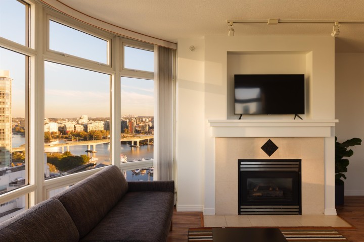 Photo 5 at 2305 - 1199 Marinaside Crescent, Yaletown, Vancouver West