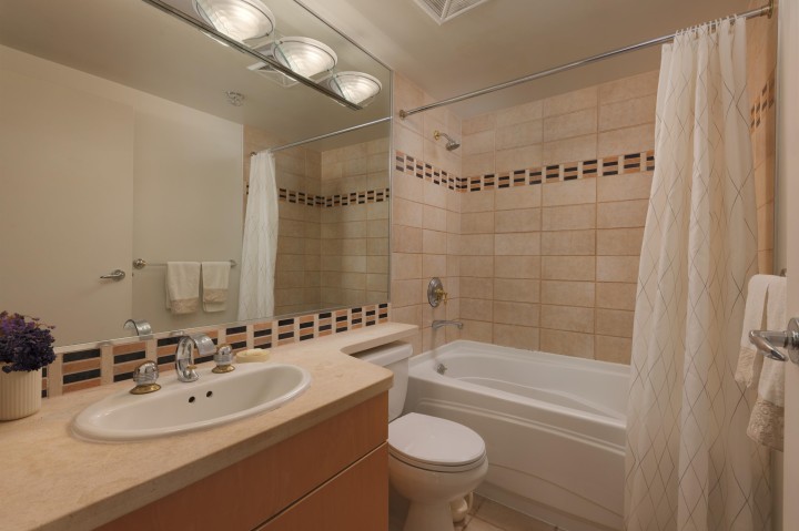 Photo 18 at 2305 - 1199 Marinaside Crescent, Yaletown, Vancouver West