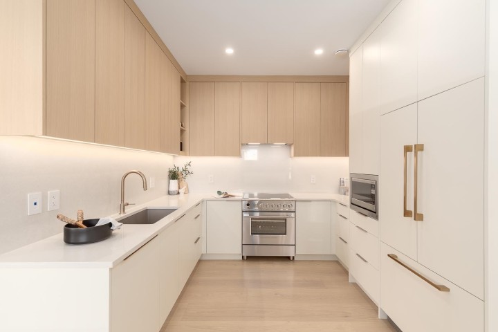 Photo 4 at 5403 Wales Street, Collingwood VE, Vancouver East