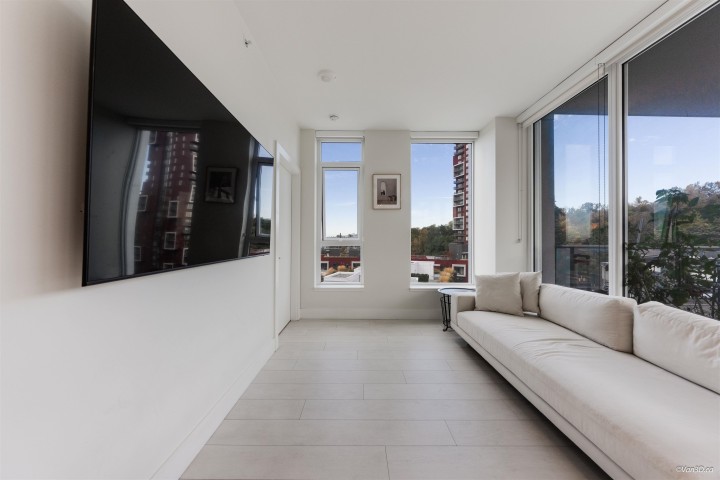 Photo 6 at 906 - 3438 Sawmill Crescent, South Marine, Vancouver East