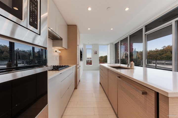 Photo 14 at 906 - 3438 Sawmill Crescent, South Marine, Vancouver East