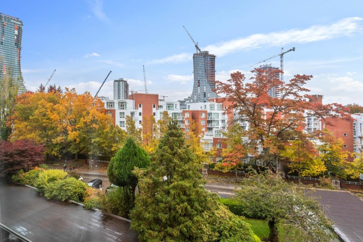 Photo 20 at 402 - 6026 Tisdall Street, Oakridge VW, Vancouver West