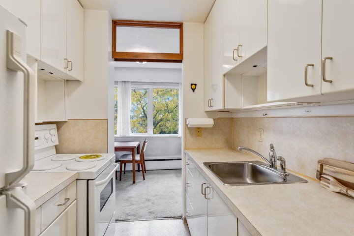 Photo 14 at 402 - 6026 Tisdall Street, Oakridge VW, Vancouver West