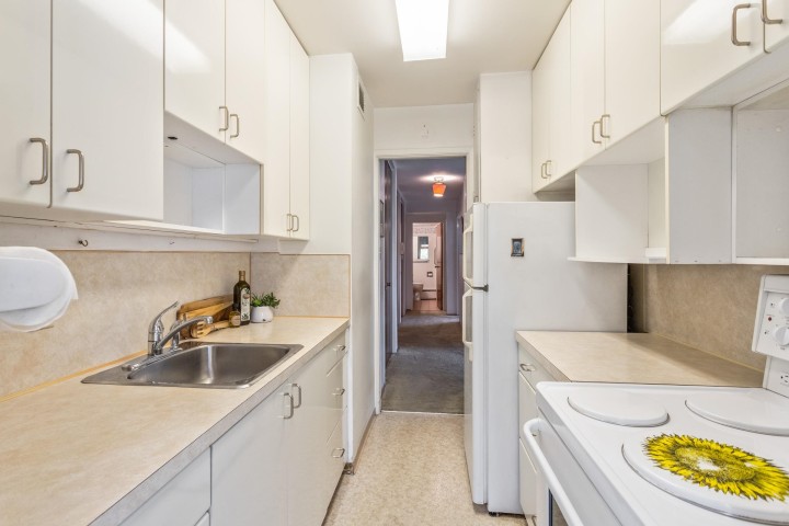 Photo 15 at 402 - 6026 Tisdall Street, Oakridge VW, Vancouver West