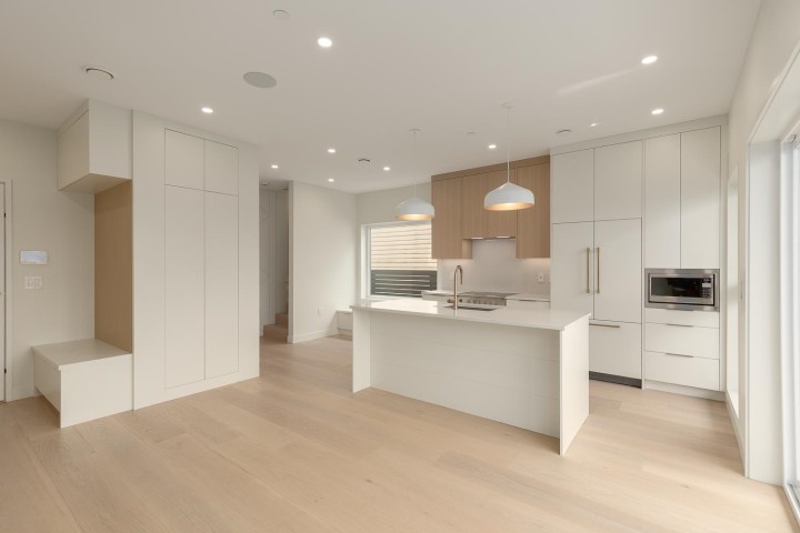 Photo 2 at 5407 Wales Street, Collingwood VE, Vancouver East