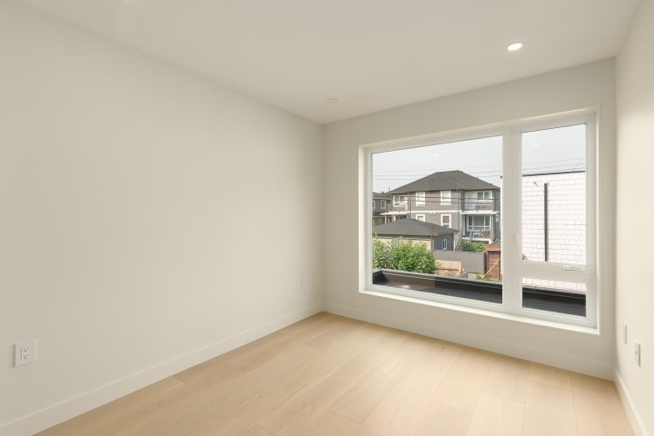 Photo 13 at 5407 Wales Street, Collingwood VE, Vancouver East