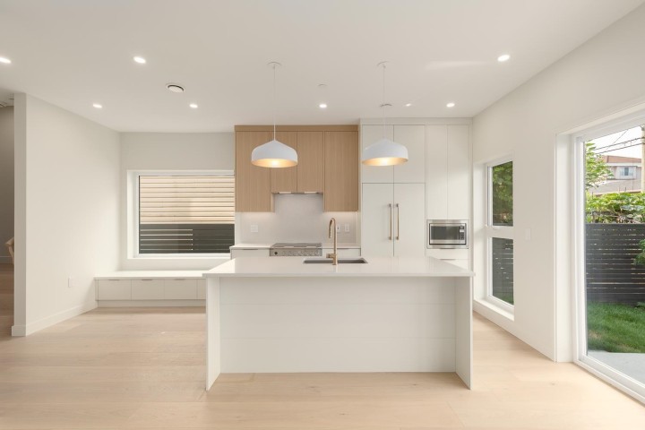 Photo 3 at 5407 Wales Street, Collingwood VE, Vancouver East