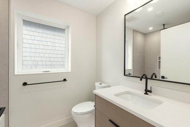 Photo 11 at 5407 Wales Street, Collingwood VE, Vancouver East