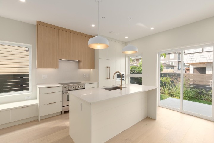 Photo 4 at 5407 Wales Street, Collingwood VE, Vancouver East