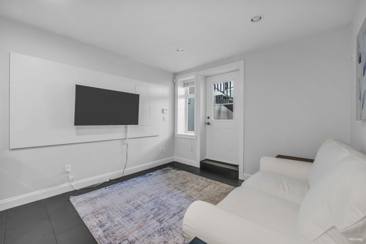 Photo 27 at 338 W 17th Street, Central Lonsdale, North Vancouver