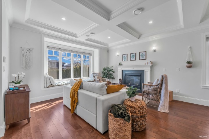 Photo 2 at 338 W 17th Street, Central Lonsdale, North Vancouver