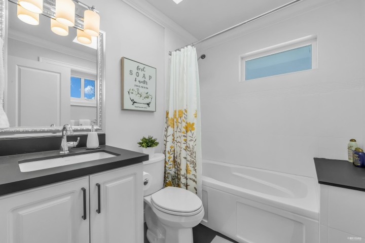 Photo 24 at 338 W 17th Street, Central Lonsdale, North Vancouver