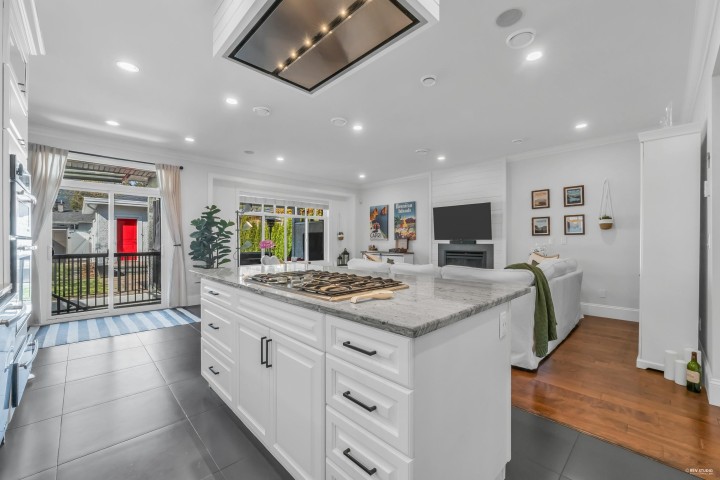 Photo 14 at 338 W 17th Street, Central Lonsdale, North Vancouver