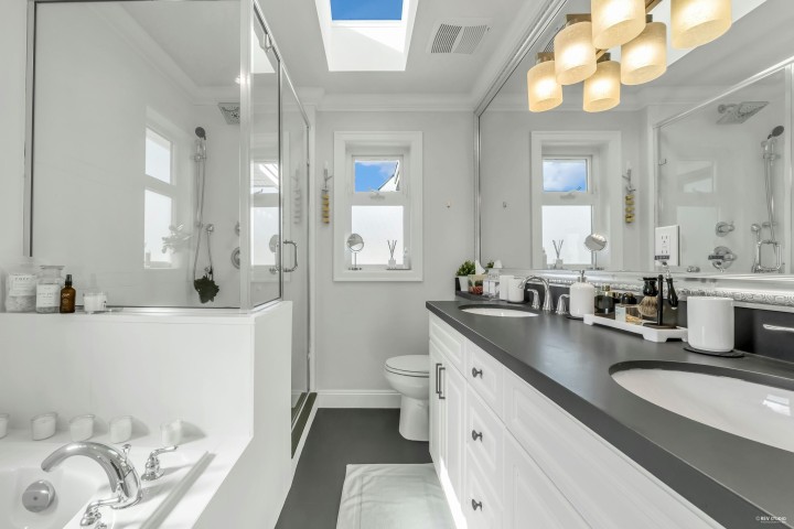 Photo 18 at 338 W 17th Street, Central Lonsdale, North Vancouver