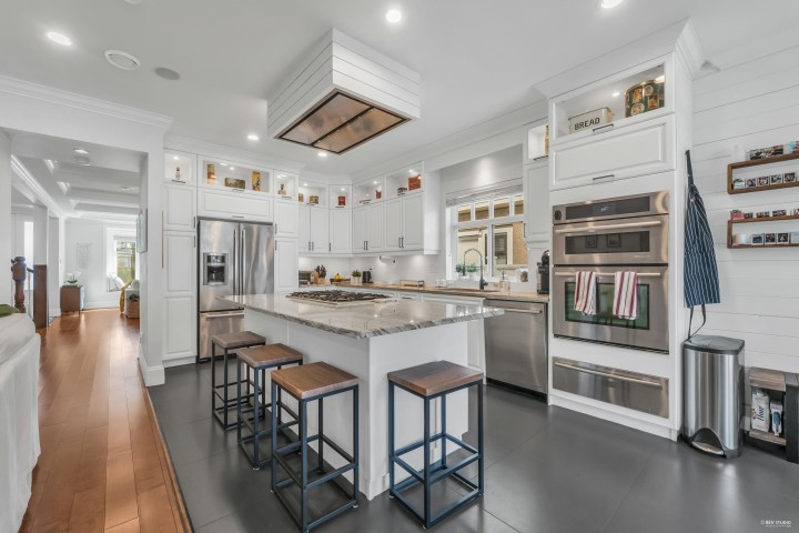 Photo 11 at 338 W 17th Street, Central Lonsdale, North Vancouver