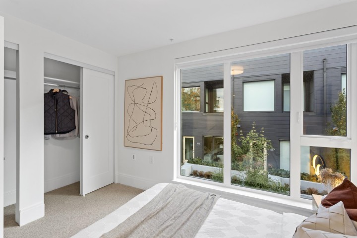 Photo 14 at 563 W 26th Avenue, Cambie, Vancouver West