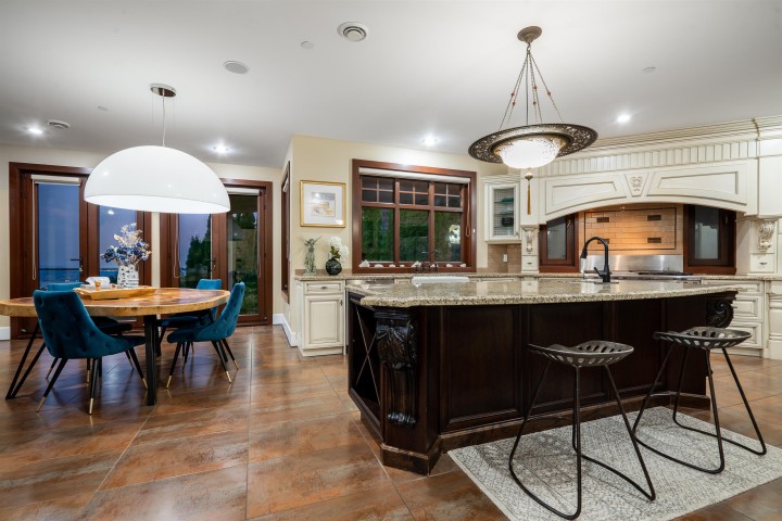 Photo 10 at 2336 Kadlec Court, Whitby Estates, West Vancouver