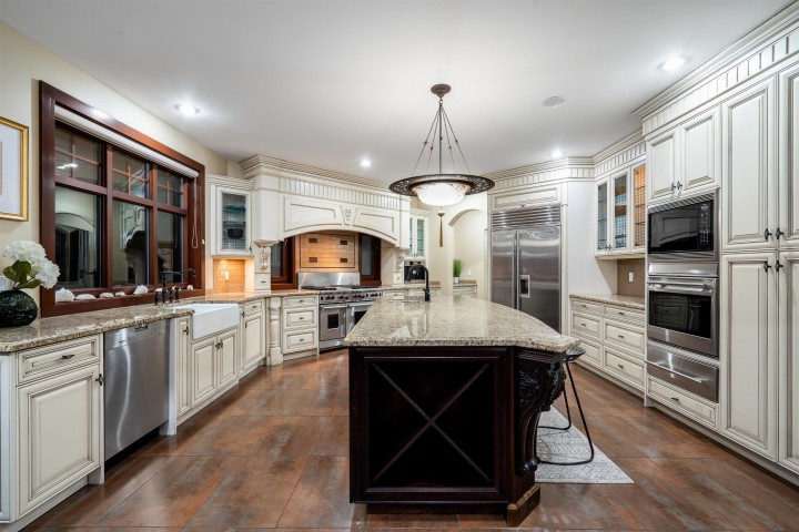 Photo 11 at 2336 Kadlec Court, Whitby Estates, West Vancouver