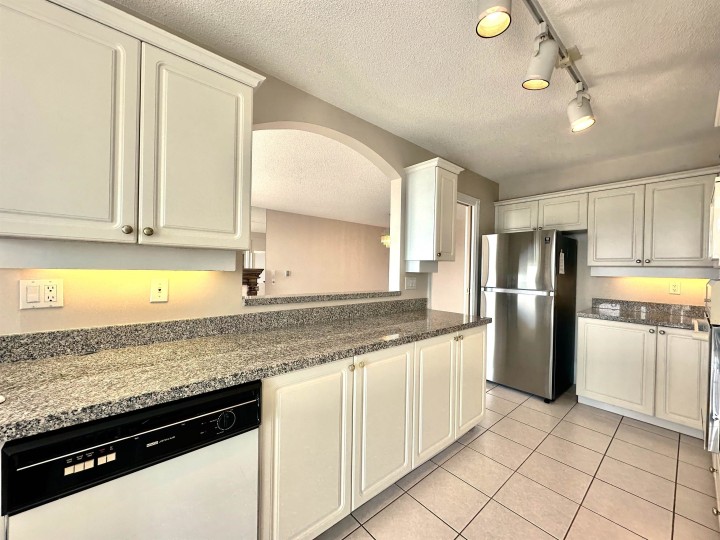 Photo 14 at 20C - 338 Taylor Way, Park Royal, West Vancouver