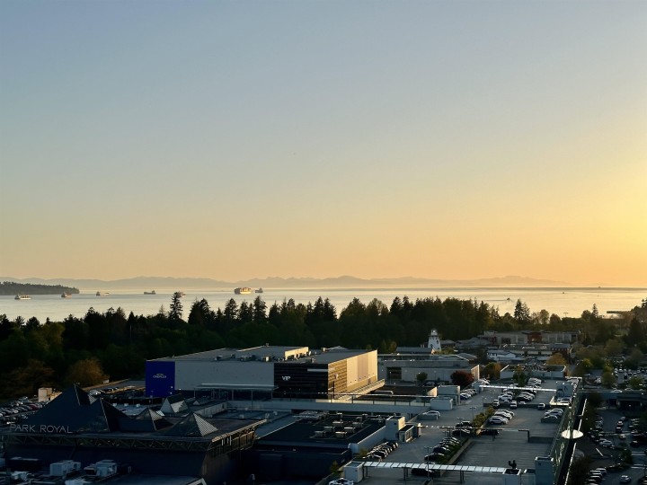 Photo 4 at 20C - 338 Taylor Way, Park Royal, West Vancouver