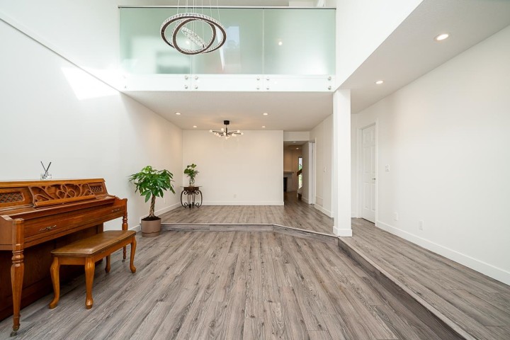 Photo 4 at 7225 Quatsino Drive, Champlain Heights, Vancouver East