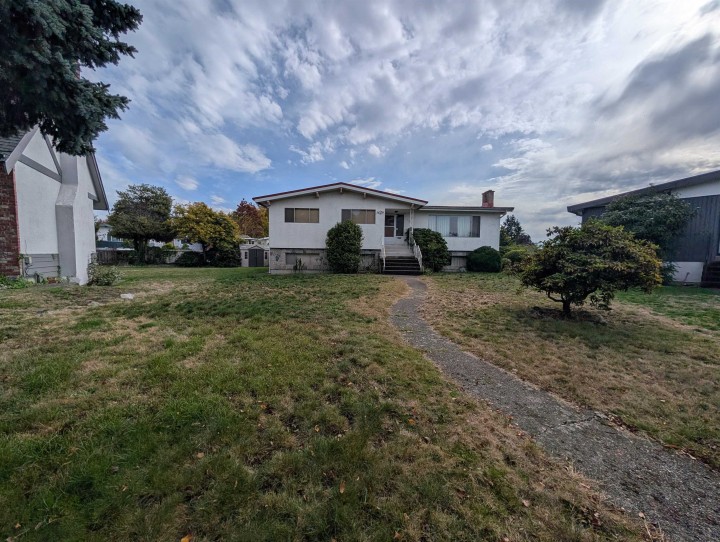 Photo 2 at 7258 Lancaster Place, Fraserview VE, Vancouver East