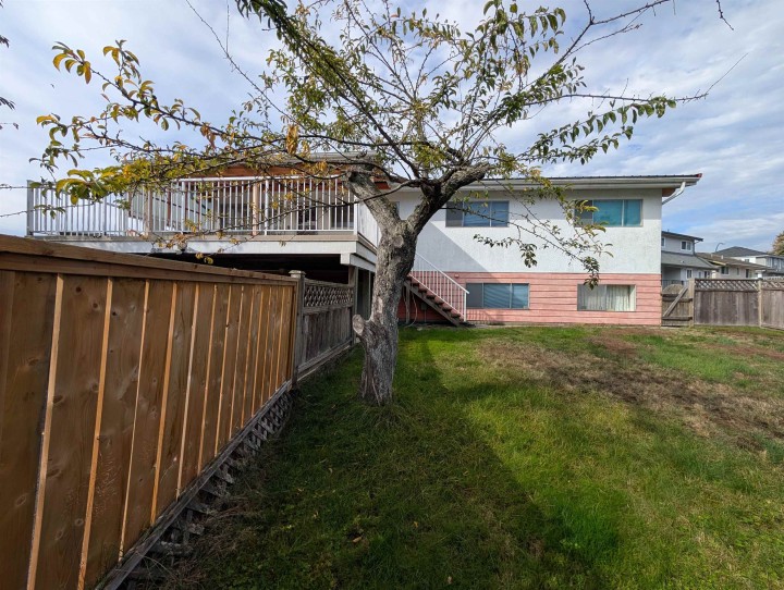 Photo 7 at 7258 Lancaster Place, Fraserview VE, Vancouver East