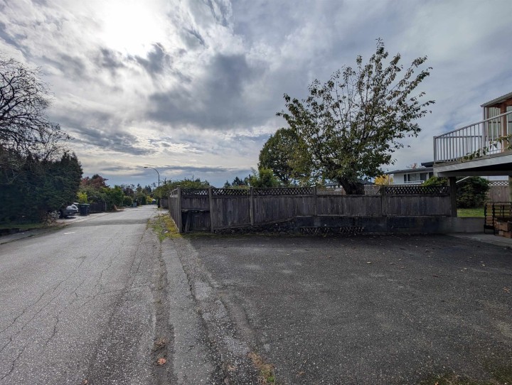 Photo 10 at 7258 Lancaster Place, Fraserview VE, Vancouver East