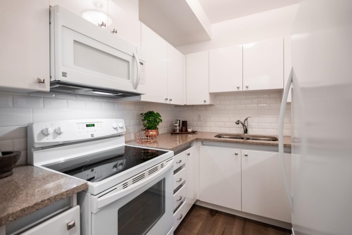 Photo 13 at 304 - 1928 Nelson Street, West End VW, Vancouver West