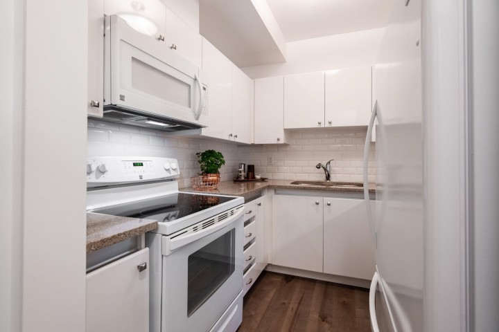 Photo 12 at 304 - 1928 Nelson Street, West End VW, Vancouver West