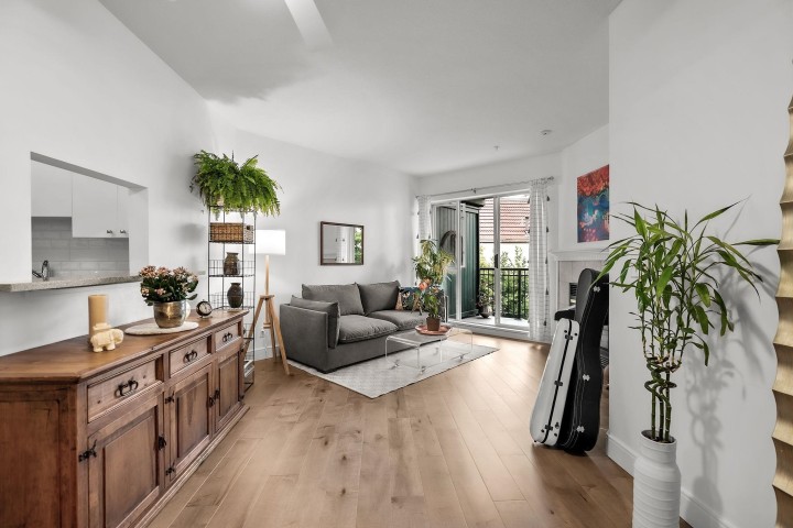 Photo 1 at 304 - 1928 Nelson Street, West End VW, Vancouver West