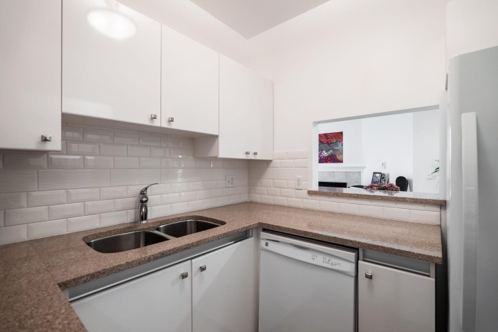 Photo 14 at 304 - 1928 Nelson Street, West End VW, Vancouver West