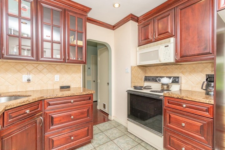 Photo 6 at 341 W 24th Street, Central Lonsdale, North Vancouver