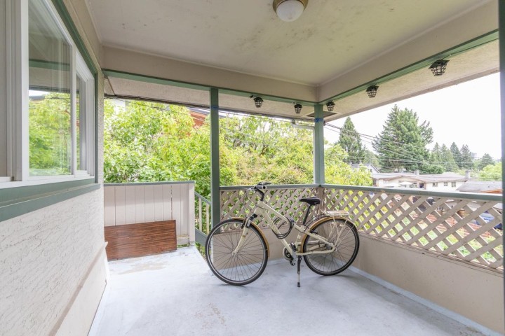 Photo 24 at 341 W 24th Street, Central Lonsdale, North Vancouver