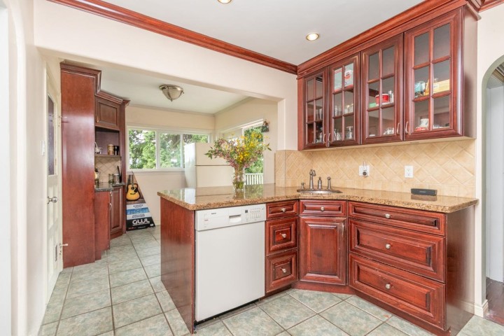 Photo 8 at 341 W 24th Street, Central Lonsdale, North Vancouver