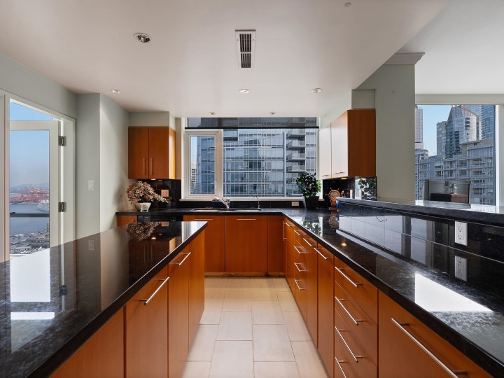 Photo 18 at 2502 - 323 Jervis Street, Coal Harbour, Vancouver West