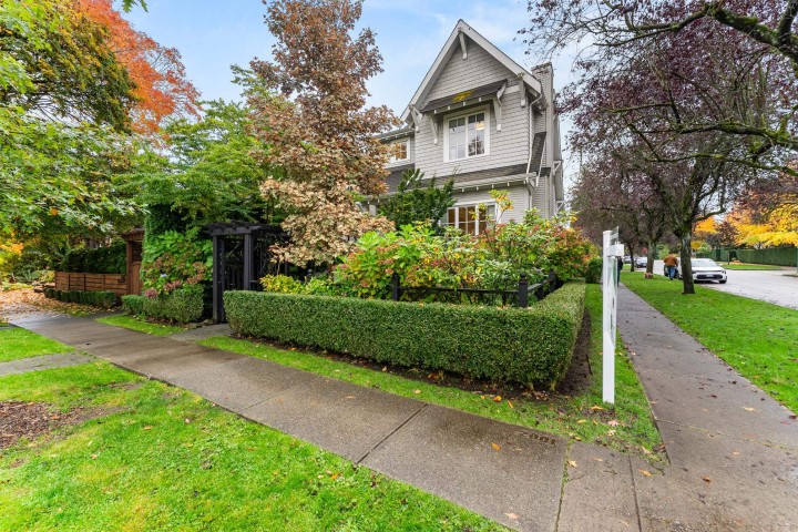 Photo 4 at 98 W 18th Avenue, Cambie, Vancouver West